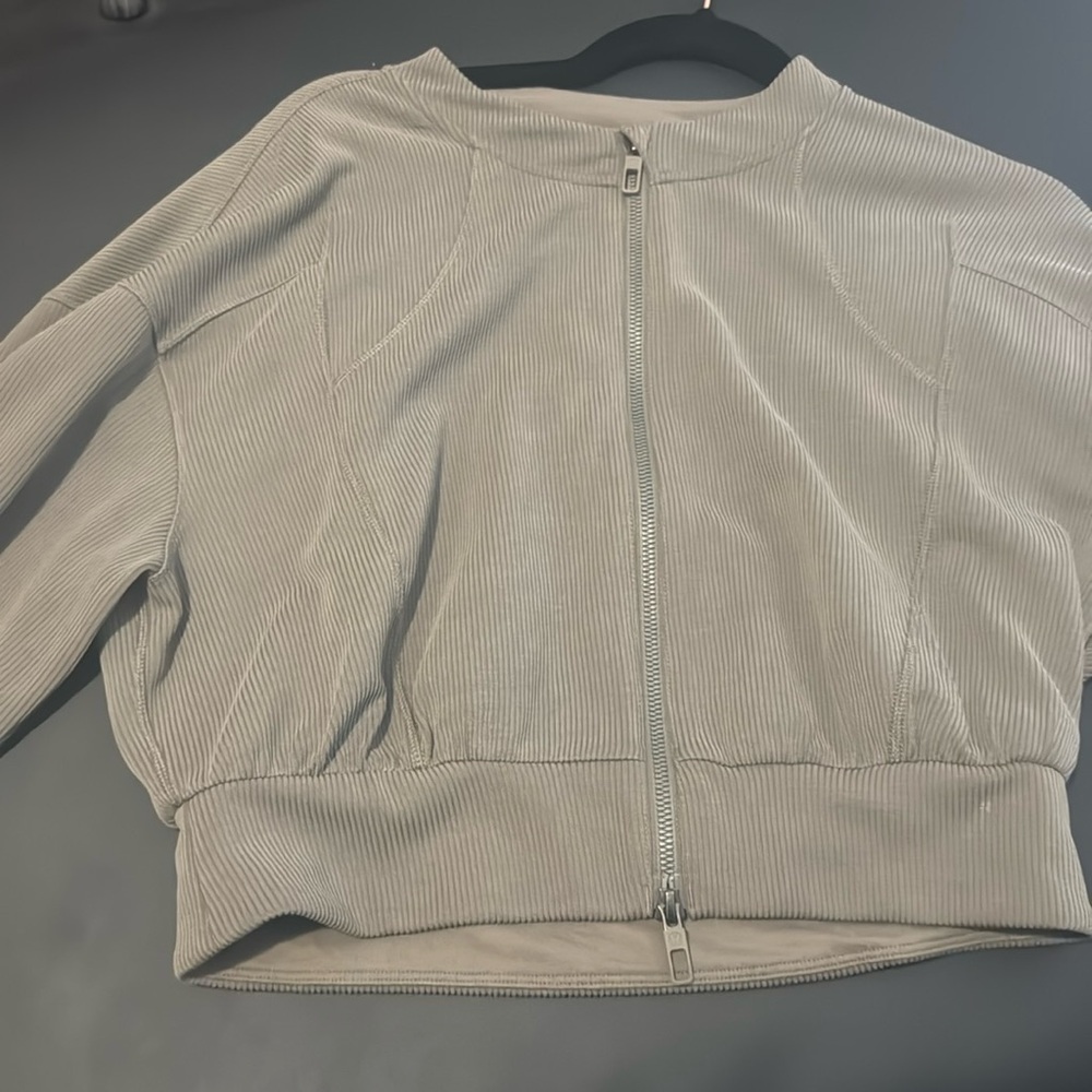 Lululemon Ribbed Softstreme Cropped Jacket size 8
